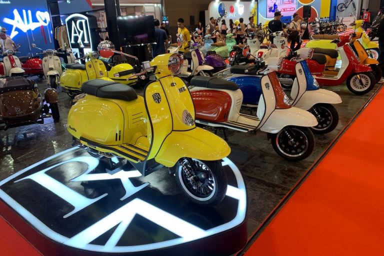 Royal Alloy GT2 Series Meluncur di IIMS 2025, Skuter Premium dengan Desain Klasik dan Fitur Modern