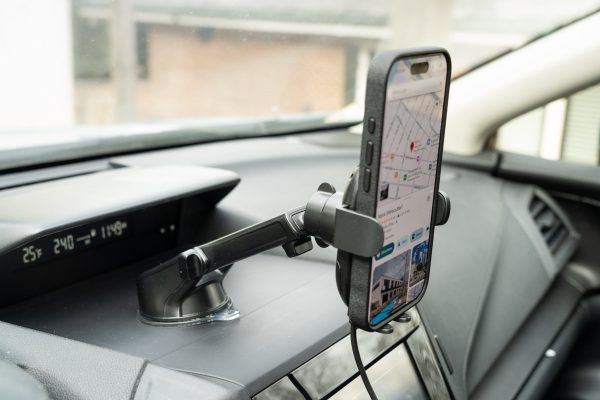 Mengenal Phone Holder, Aksesori Praktis untuk Smartphone Anda